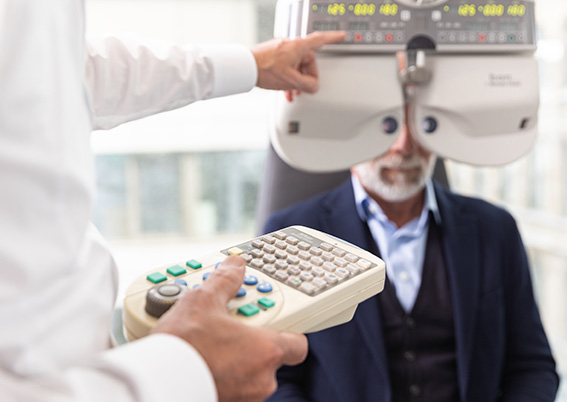 Augenärztliche Diagnostik bei Fehlsichtigkeit